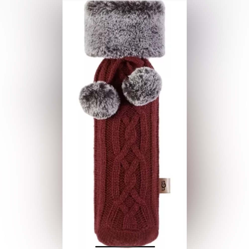UGG Wine Bottle Holder Knit With Faux Fur & Pom Poms Holiday Xmas